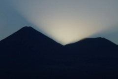 307-Ombres-du-Licancabur-et-du-Juriques-se-projetant-sur-le-ciel-au-lever-du-Soleil